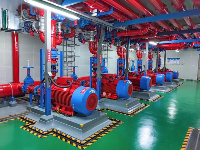 一起來看看"安裝之星+魯班獎(jiǎng)",還有懸空式冷卻塔的機(jī)電安裝現(xiàn)場(chǎng)吧